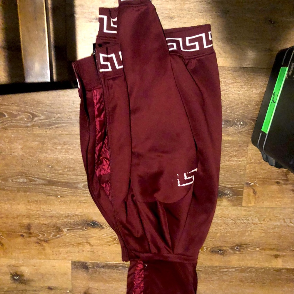 Ace of diamond burgandy zipup removable hood